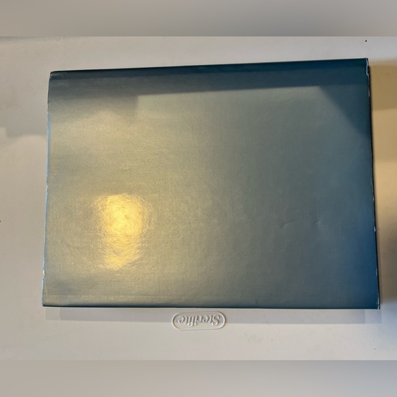 Movies of the Forties by Ann Lloyd. 1982 Hardcover. - Picture 3 of 8